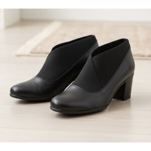 Clarks Adya Luna Booties NWOB Black Leather Pumps Heels Shoes Womens Size 9